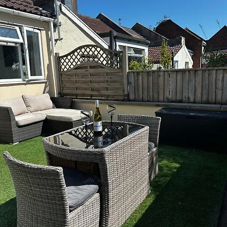 31 Canal Apartments, Roof Terrace, Temple Meads * Bristol